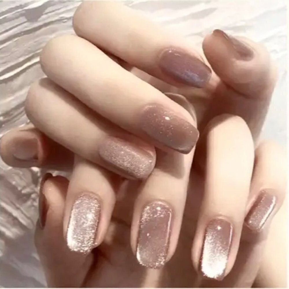 24Pcs Luxury Press On Fake Nails Sparkly Champagne Cat's Eye Design False Nails